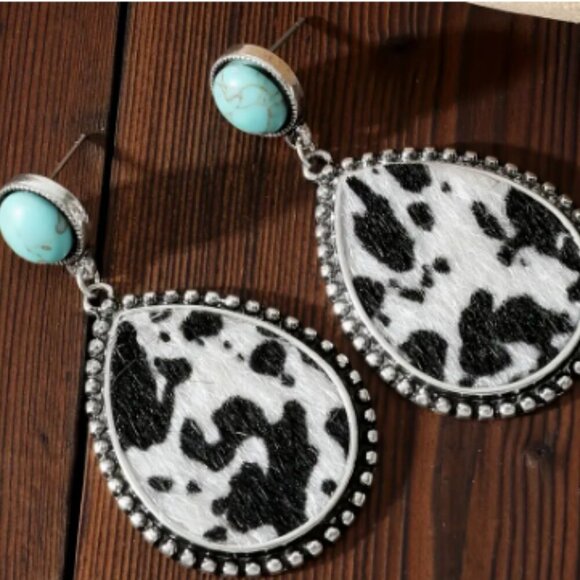 Silver Plated Turquoise Howlite & Cow Print Stud with drop Earring - NEW - Picture 2 of 3